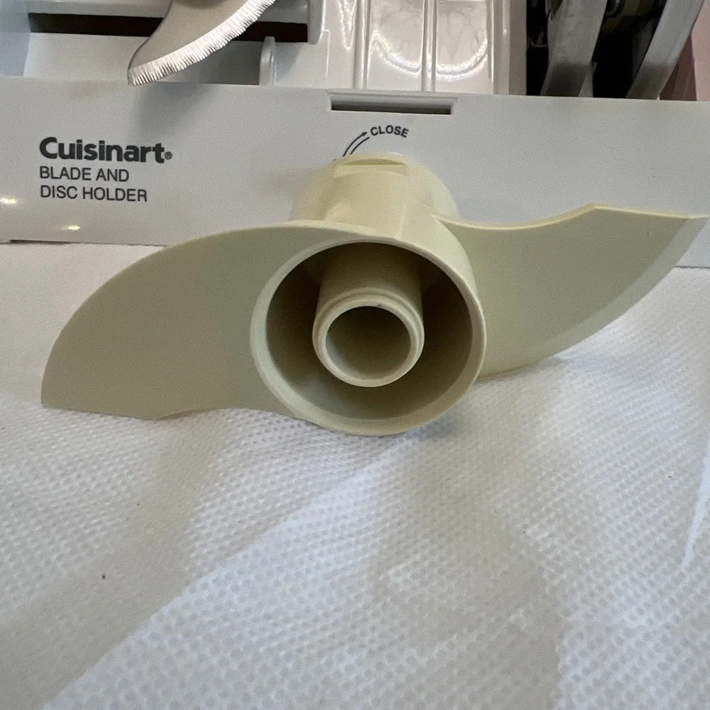 Cuisinart Blade and Disc Holder 2 Blades 2 Disc Stem Food Processor DLC-8 DLC-10